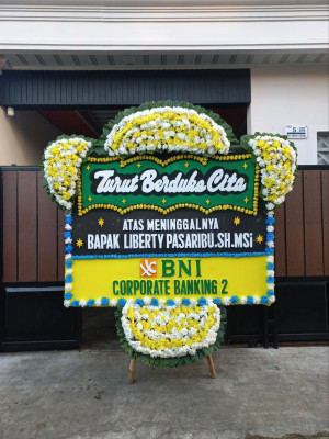 Papan Bunga Duka di Lenggang