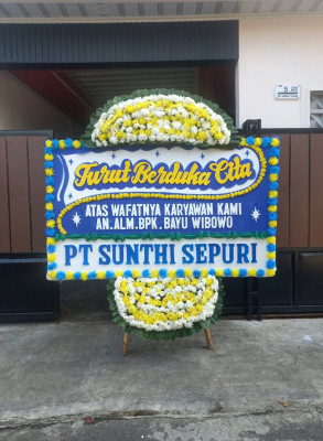 Papan Bunga Duka di Lenggang