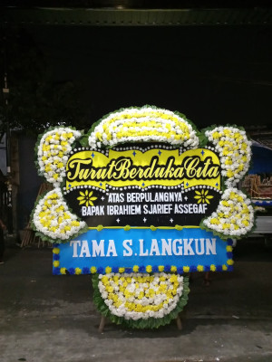 Papan Bunga Duka di Lenggang