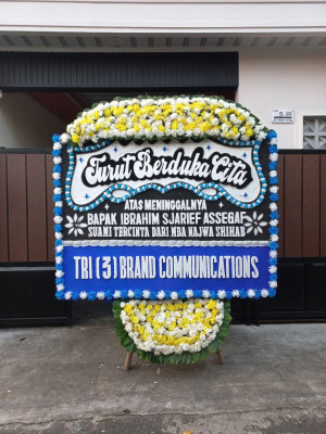 Papan Bunga Duka di Lenggang